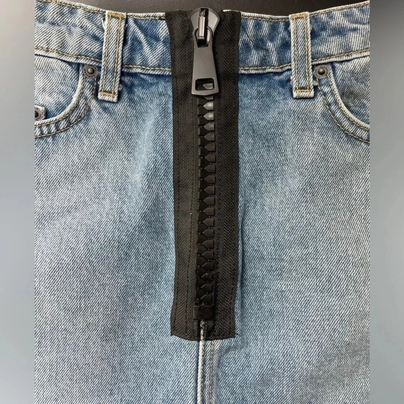 NWOT Carmar LA denim mini skirt 26 - Picture 3 of 4